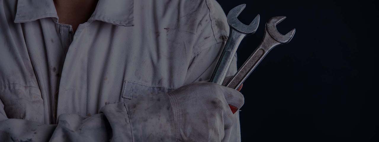 Serviços de Troca e manutenção de Peças e Acessórios de Ônibus, Caminhões e Linhas Pesadas.